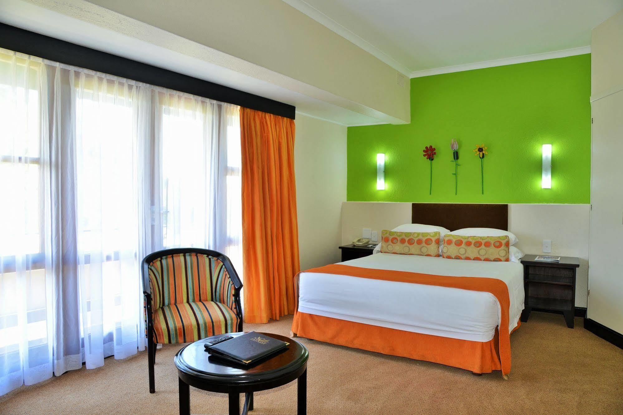 Protea Hotel Winkler Вайт-Рівер Екстер'єр фото