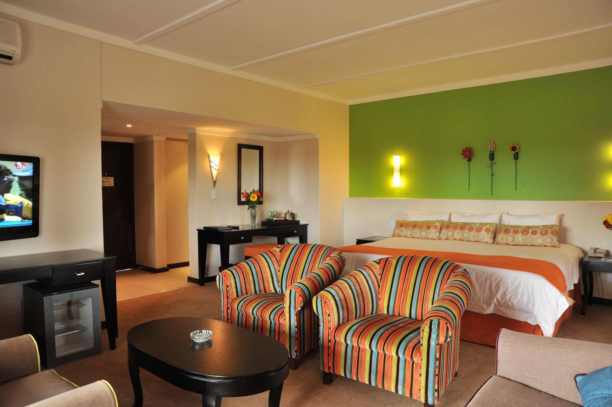 Protea Hotel Winkler Вайт-Рівер Екстер'єр фото